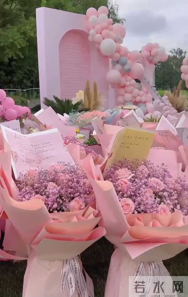 乔任梁迎34岁冥诞,父母放飞气球为其庆生,现场浪漫却惹人落泪