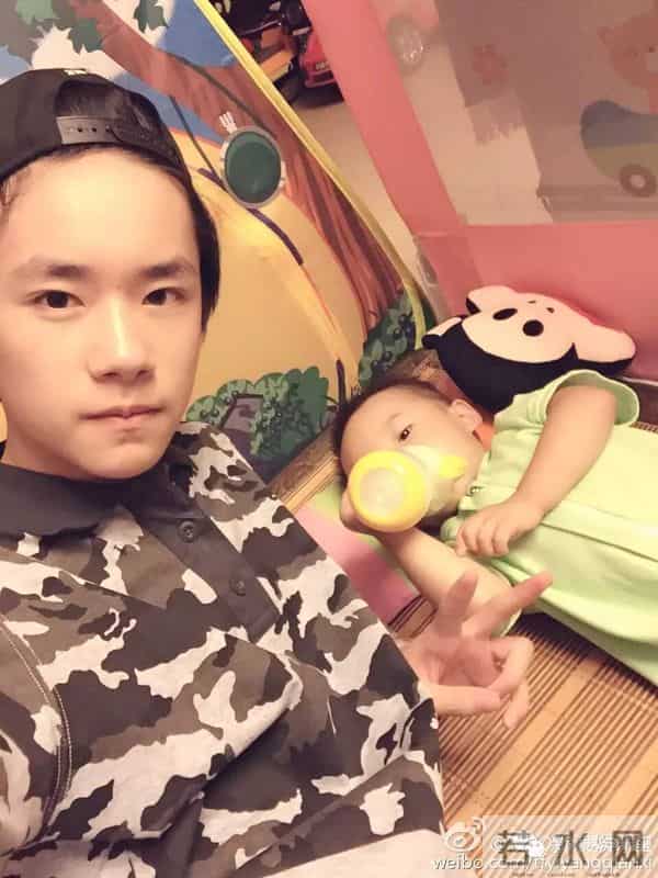 天天哄妹妹好苏,千玺搂弟弟暖炸...小小年纪的他们都成了别人家的哥哥