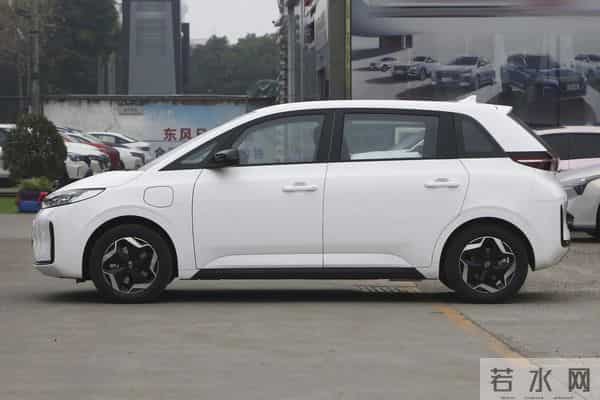 想买大5座侧滑门MPV,可以看看比亚迪D1,家人坐着舒服、车内安静