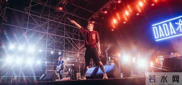 第一文青夫妻40岁了：结婚生子就是最浪漫的事