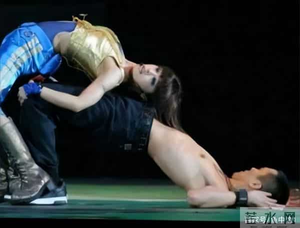 “少男杀手”蔡依林的坎坷情史,和她生命中的12个男人