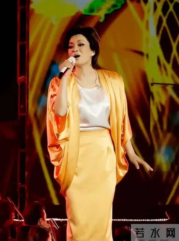 她会不会是今年内娱最反骨的女艺人？