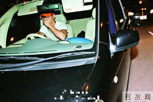 杨怡罗仲谦宣布10.2大婚 为身材婚后造人