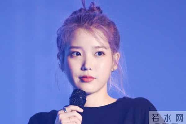 IU因长得丑被拒绝20次,如今成为韩国第一女solo,有人后悔了