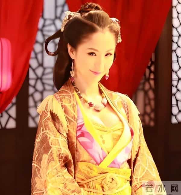 蓝燕：因失恋接拍三级片，从“东方第一美人”到“3D女神”