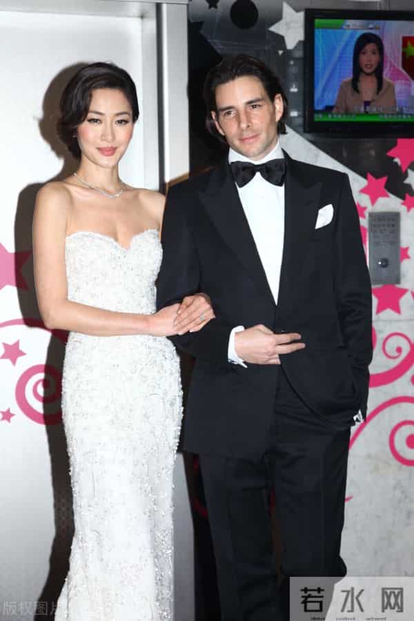 黄宗泽情路插曲:大9岁模特姐弟恋,引港圈上下一致劝其回头是岸