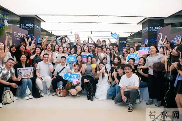 庄心妍首次成都大型个唱:喜欢成都歌迷“打直球”的方式