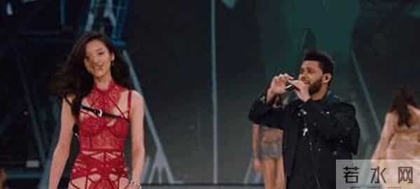 杨幂穿透视装参加2025年维密大秀！刘雯太保守了，没有穿比基尼