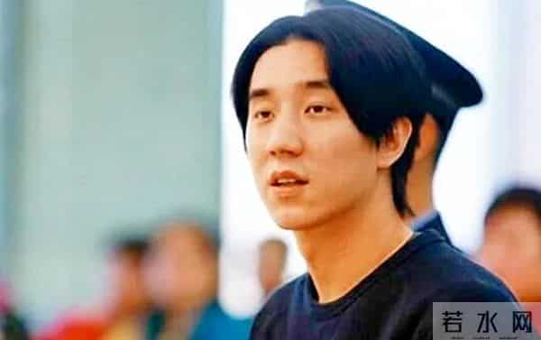 愤怒！吸毒男星复出当导演，新片正式上映，为了挣钱脸都不要了