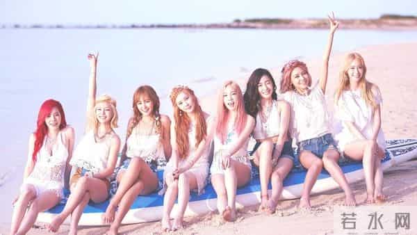 IU因长得丑被拒绝20次,如今成为韩国第一女solo,有人后悔了