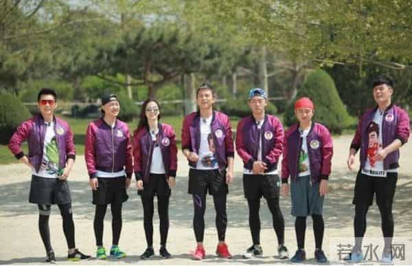 张馨予上位史：从“黑料女王”到荣誉军嫂，她如何“一嫁改命”？