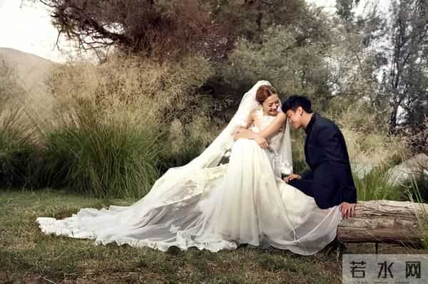 何润东：三次表白孙俪被拒，41岁娶柜姐为妻，恩爱多年无子也幸福