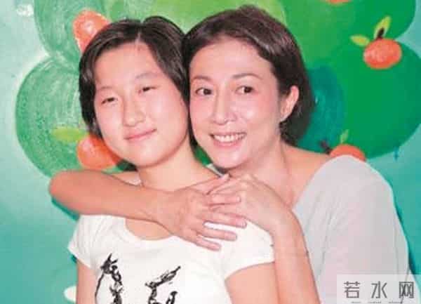 娱记上线:张子萱洗白?陈伟霆性价比高?吴绮莉懒理小龙女?黄子韬在剧组很欢乐?江疏影团队把控严格?