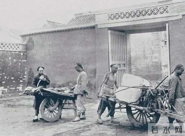 韩国版的《飘》，没有荡气回肠的爱情，却有《十一罗汉》的恶搞