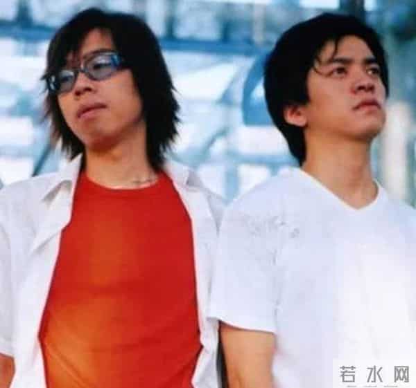 2002年,李健在水木年华最红时突然退出,卢庚戌为此失眠了一个月