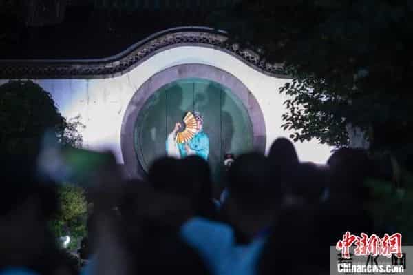 海外华裔青少年北京行:和古今建筑与科技速度Say Hi