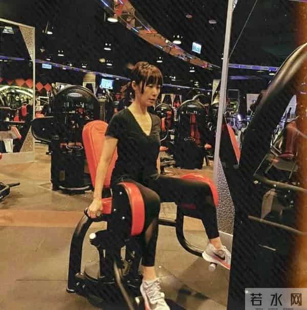 被造黄谣20年,51岁的她“官宣结婚”打脸全网:别来评价姐的人生