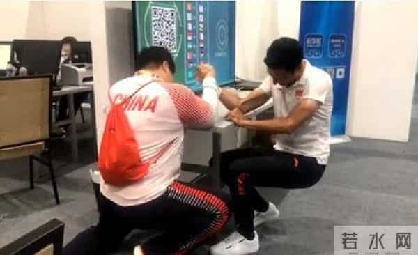 央视记者采访巩立姣，逼问隐私惹争议，被网友扒出“黑料”一箩筐