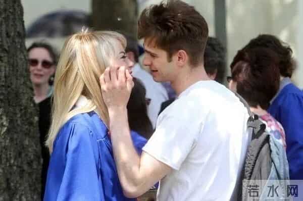 女神全裸出镜，35岁二封影后