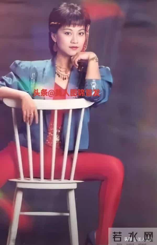 郭靖师傅~斑斑,主持过央视春晚,前夫惠天赐,姐姐森森