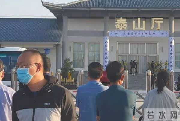 于月仙告别仪式现场曝光:赵家班成员泪如雨下,倪萍朱军深切哀悼