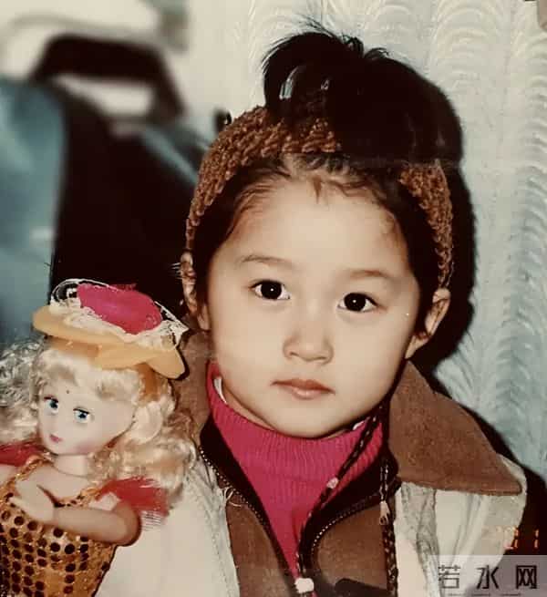 同样背靠京圈,把关晓彤、刘浩存和徐静蕾放在一起,差别就大了