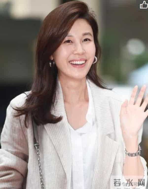 金荷娜模样与年轻时差距大 与张东健传绯闻 嫁富豪男友40岁产子
