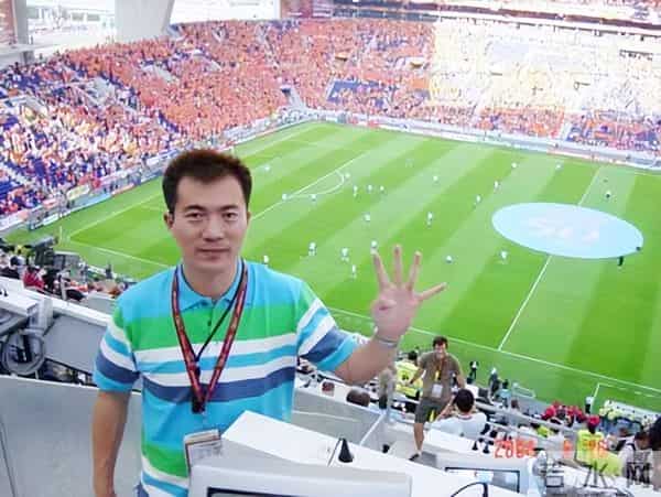 黄健翔离婚16年：他惹官司，再婚后又做父亲，前妻患癌至今单身