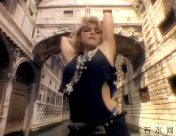 Justin Bieber 目前格莱美27提2中!