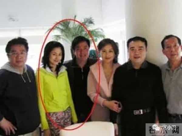 万小刀：征服俄罗斯的“三级女星”