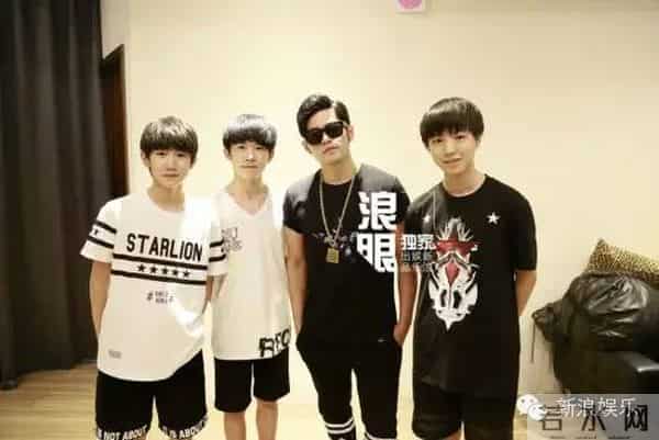 天天哄妹妹好苏,千玺搂弟弟暖炸...小小年纪的他们都成了别人家的哥哥