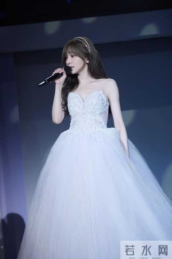 被初恋质疑不是"第一次"!多次被曝私密照的王心凌,真相这般心酸