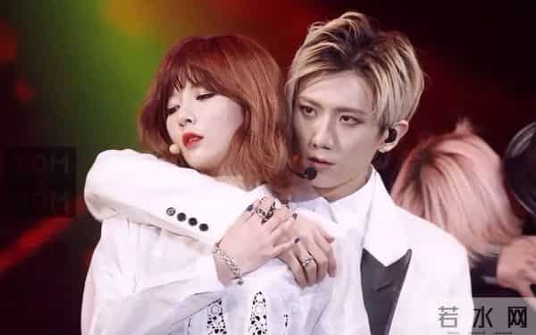 公费恋爱,泫雅也太敢了