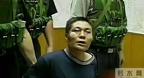 曾经的扫黑英雄文强,生命中的最后四小时,在看守所里辗转难眠