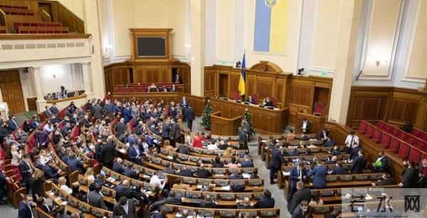 泽连斯基被“逼宫”后，乌总统结局已定，没了对特朗普说不的底气