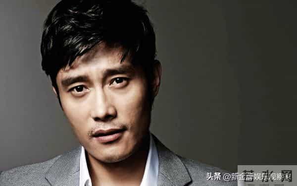 53岁李秉宪再当爸，41岁娇妻拼二胎，老公9年前被两女子拍照胁迫