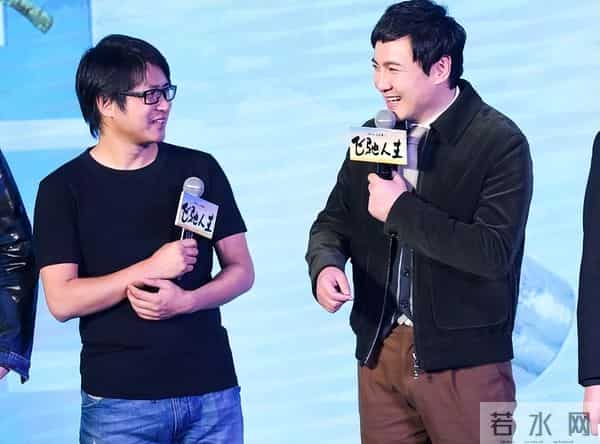 韩寒三重门讲的什么?是他本人所写还是韩仁均代笔