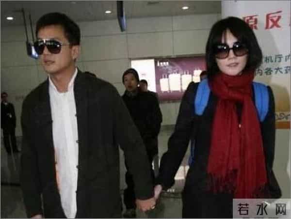 伊能静晒儿女合照 称作为母亲有爱的能力