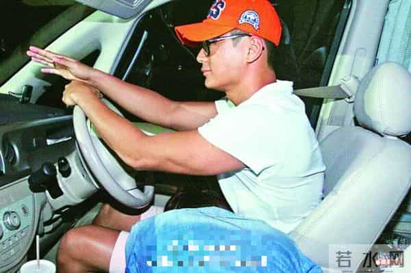 杨怡罗仲谦宣布10.2大婚 为身材婚后造人