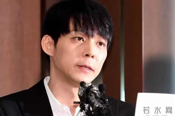 韩国男星被一根腿毛"出卖"，连粉丝都轰人...