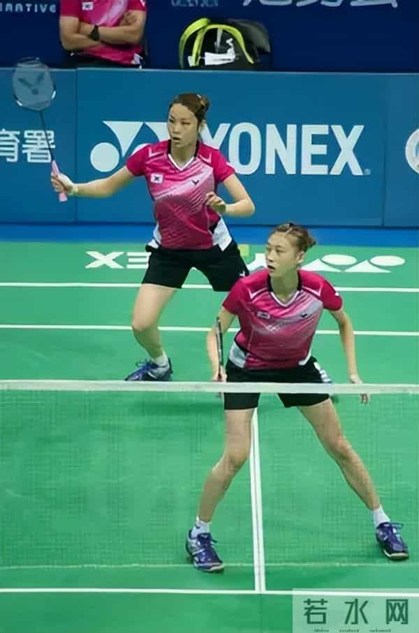 羽毛球奥运冠军于洋：运动生涯悲情，退役卖衣服，婚恋成谜