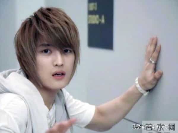 10年封杀涅槃重生,SM没能杀死他:穷小子逆袭的狗血人生