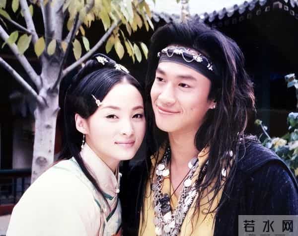 何润东：三次表白孙俪被拒，41岁娶柜姐为妻，恩爱多年无子也幸福