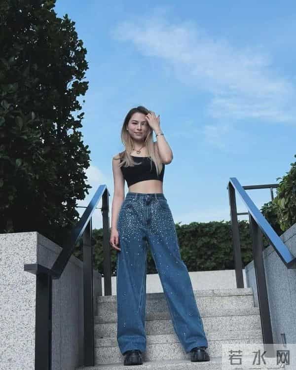 李幸倪来港追梦坚持唱粤语歌,首夺女金奖感触爆哭,曾患抑郁