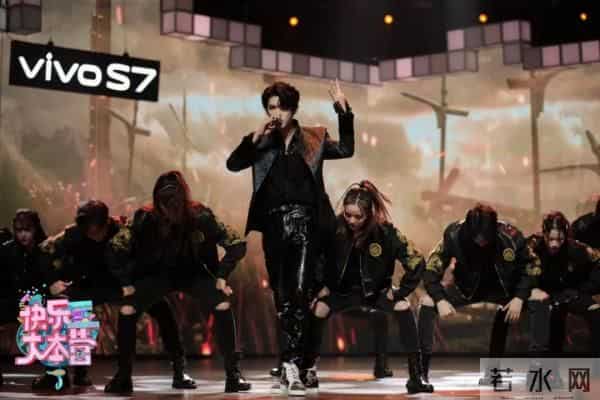 《快乐大本营》音乐奇妙夜热浪来袭 杨颖献舞谢娜蔡徐坤师徒互怼