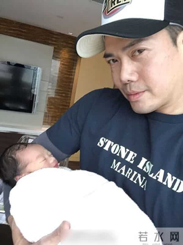 伊能静晒儿女合照 称作为母亲有爱的能力