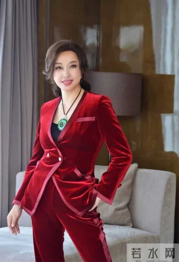 刘晓庆：我与谢晋导演没有私生子，他荣光背后尽是泪和痛