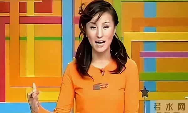 她曾是上海主持人,却在巅峰时决定退隐,如今50多岁她过得如何?