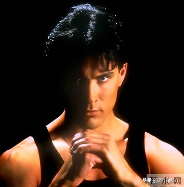 裸身草丛，高台坠落，这7位明星的离世都在告诉我们要珍惜当下