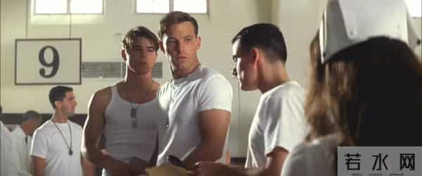 片方失利，高管辞职，18年前投资1.4亿的大片《珍珠港》差在哪？